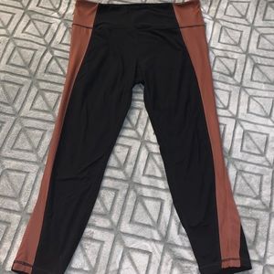Athleta size large Capri Leggings!
